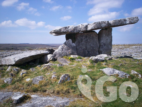 014 burren dolmen-474072 640