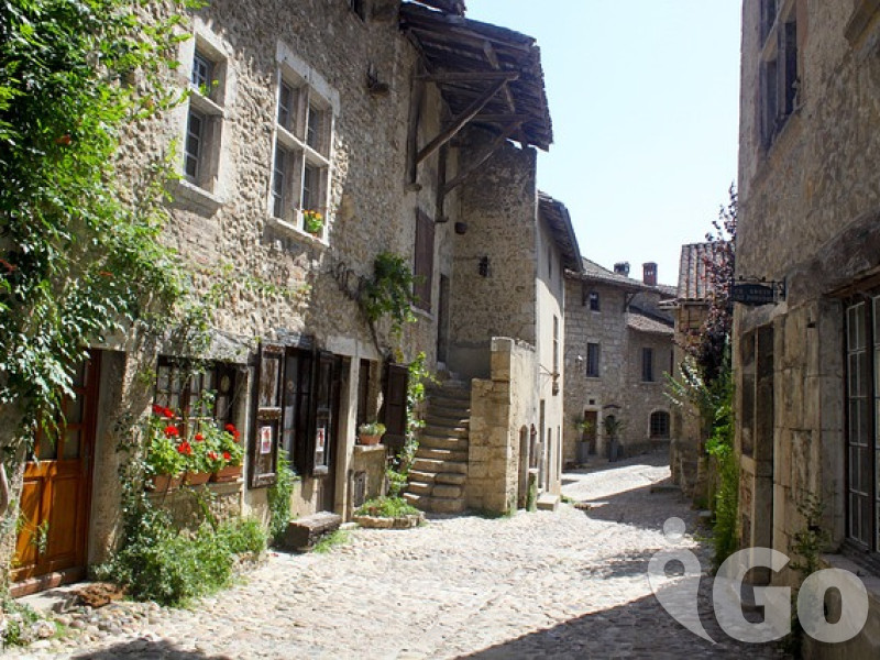 Pérouges